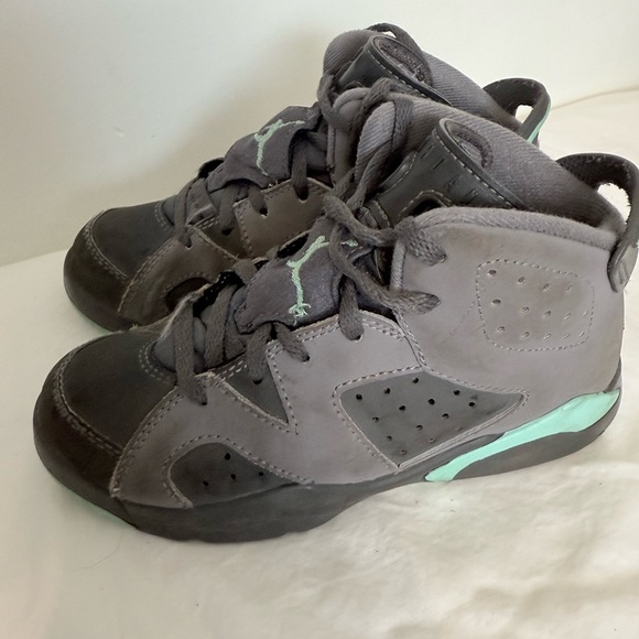Nike Air Jordan 6 Retro Gray Green Glow Kids Size 12C - Picture 5 of 12